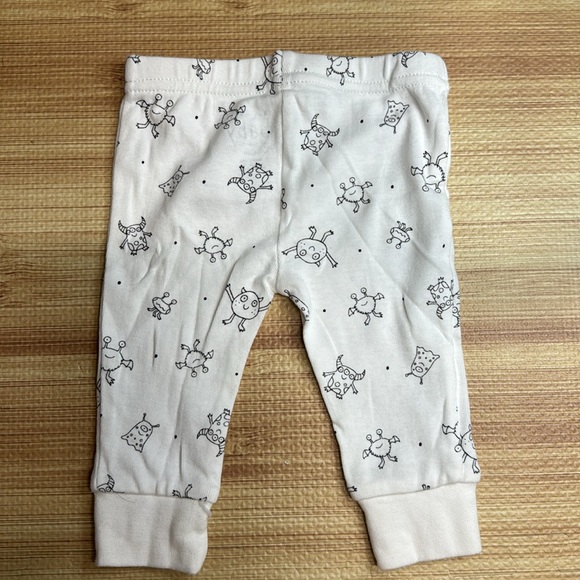 Rae Dunn Baby | Matching Black & White Pants, bib, & Hat Set | Size 0-3 Month - Picture 6 of 9